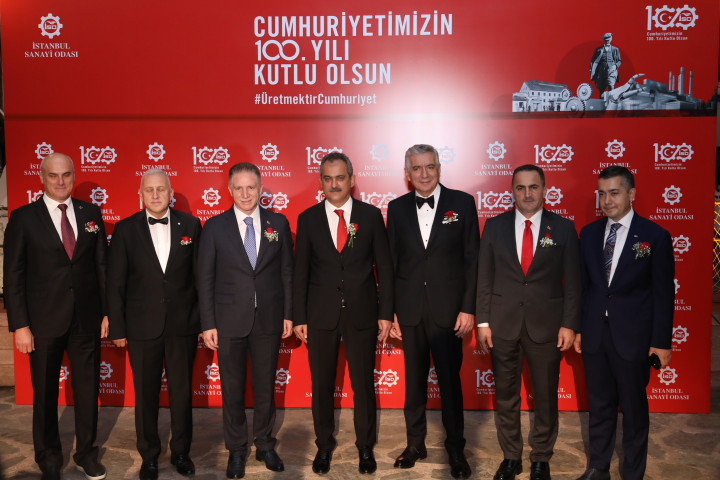 İSO Cumhuriyet’in 100. yılı kutlama gecesinde