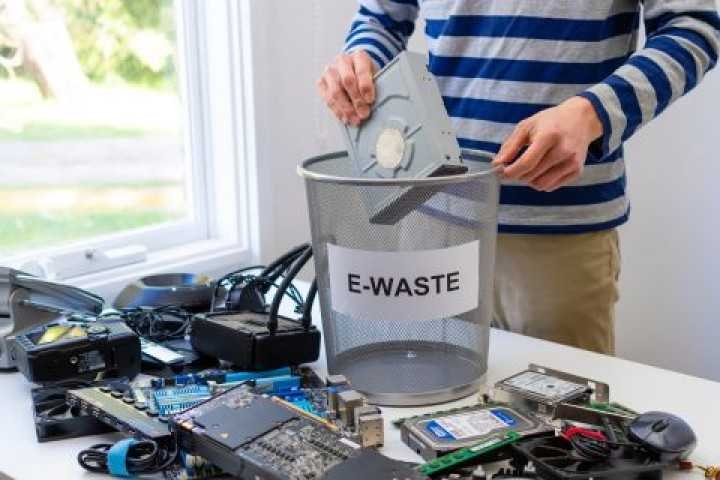 E-Atıkları Azaltma ve Sürdürülebilirliği Teşvik Etmekte Öncü Olmak