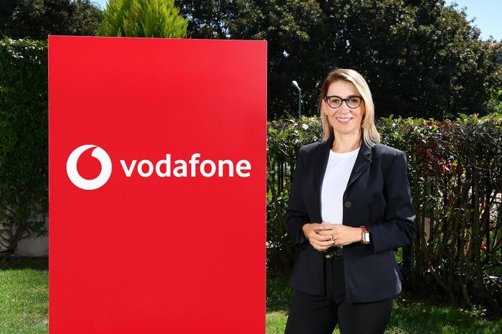 1704003399-MBS-3-1-3 Vodafone 2023'te Müşterilerinin Dijital Yol Arkadaşı Olmaya Devam Etti
