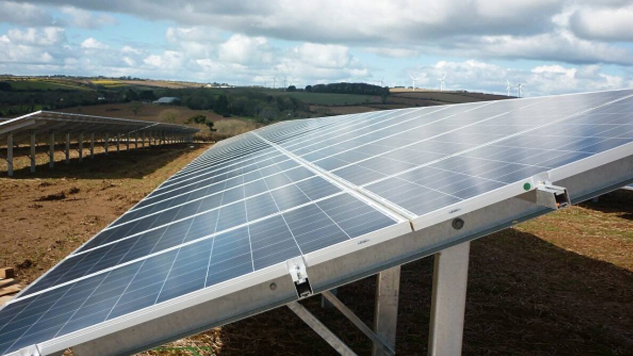 İş Bankası'ndan Yenilenebilir Enerjiye Yatırım