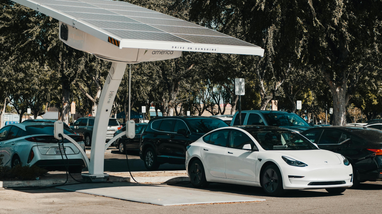 Elektrikli Otomobillerin Yükselişi Devam Ediyor