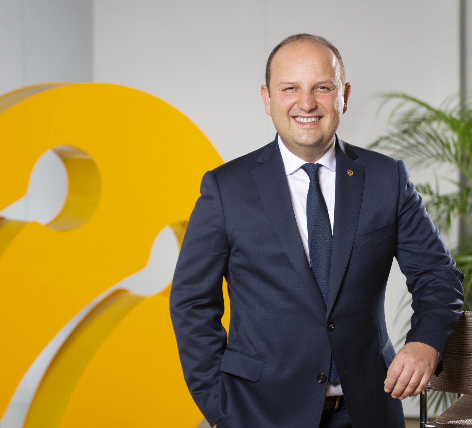 Turkcell Şebeke Teknolojilerinden Sorumlu Genel Müdür Yardımcısı Prof. Dr. Vehbi Çağrı Güngö Turkcell Şebeke Teknolojilerinden Sorumlu Genel Müdür Yardımcısı Prof. Dr. Vehbi Çağrı Güngö