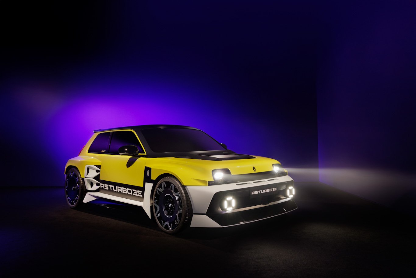 Renault’dan İlk Elektrikli Mini Süper Otomobil