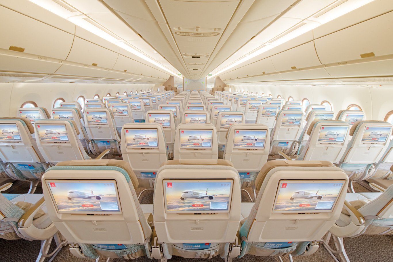 1742368352_emirates_a350_economy_class_1_edited Emirates yeni rotalar