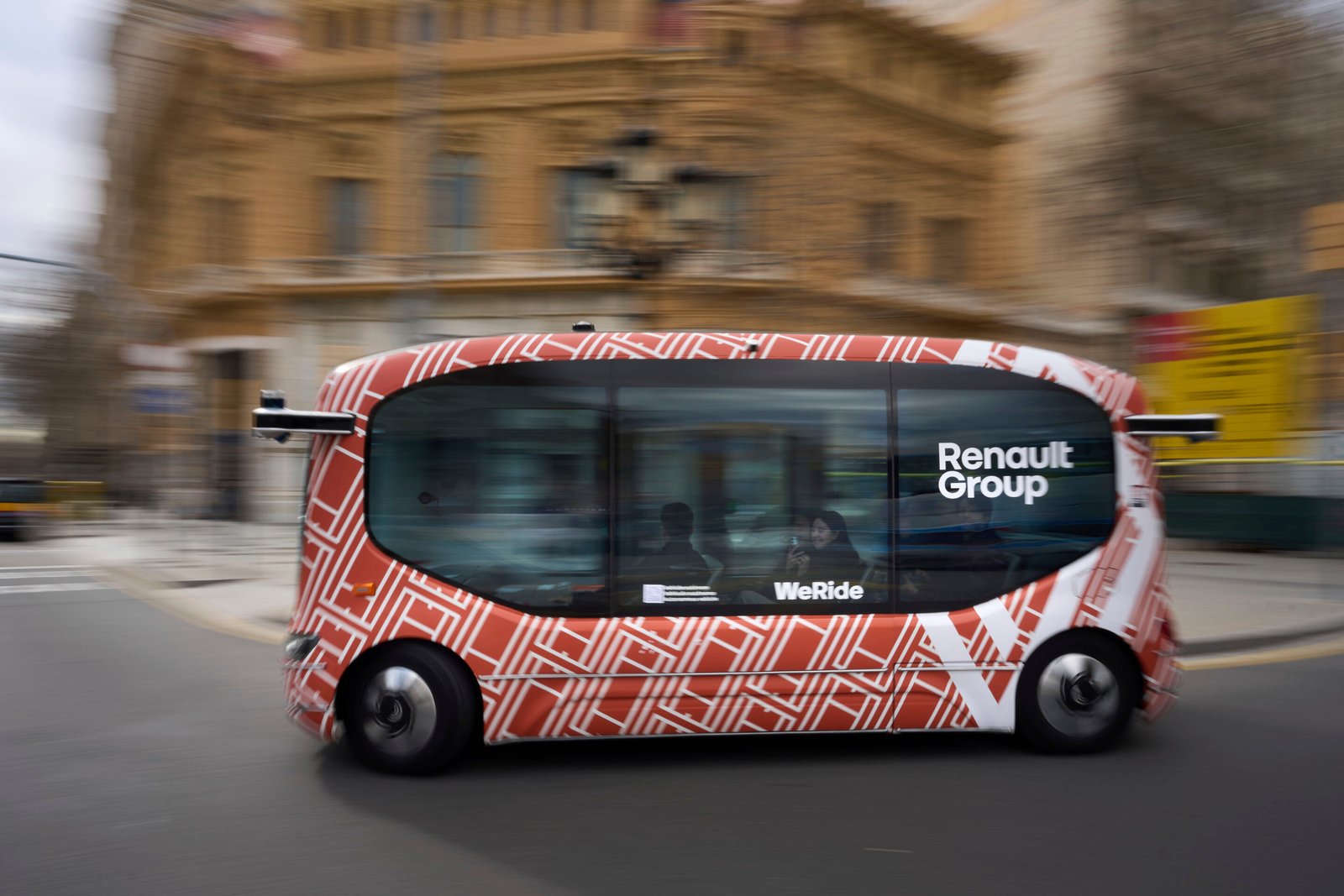 driverless-bus-of-the-3 Renault Sürücüsüz Mini Otobüs, The Associated Press