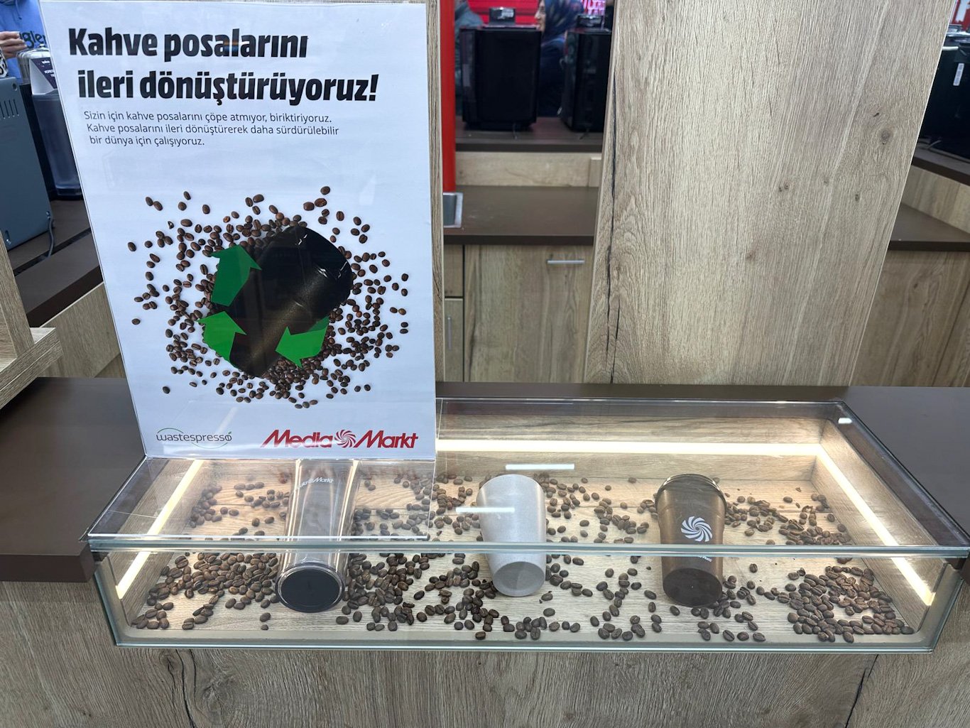Kahve posaları bardak, pipet gibi sürdürülebilir ürünlere dönüşüyor