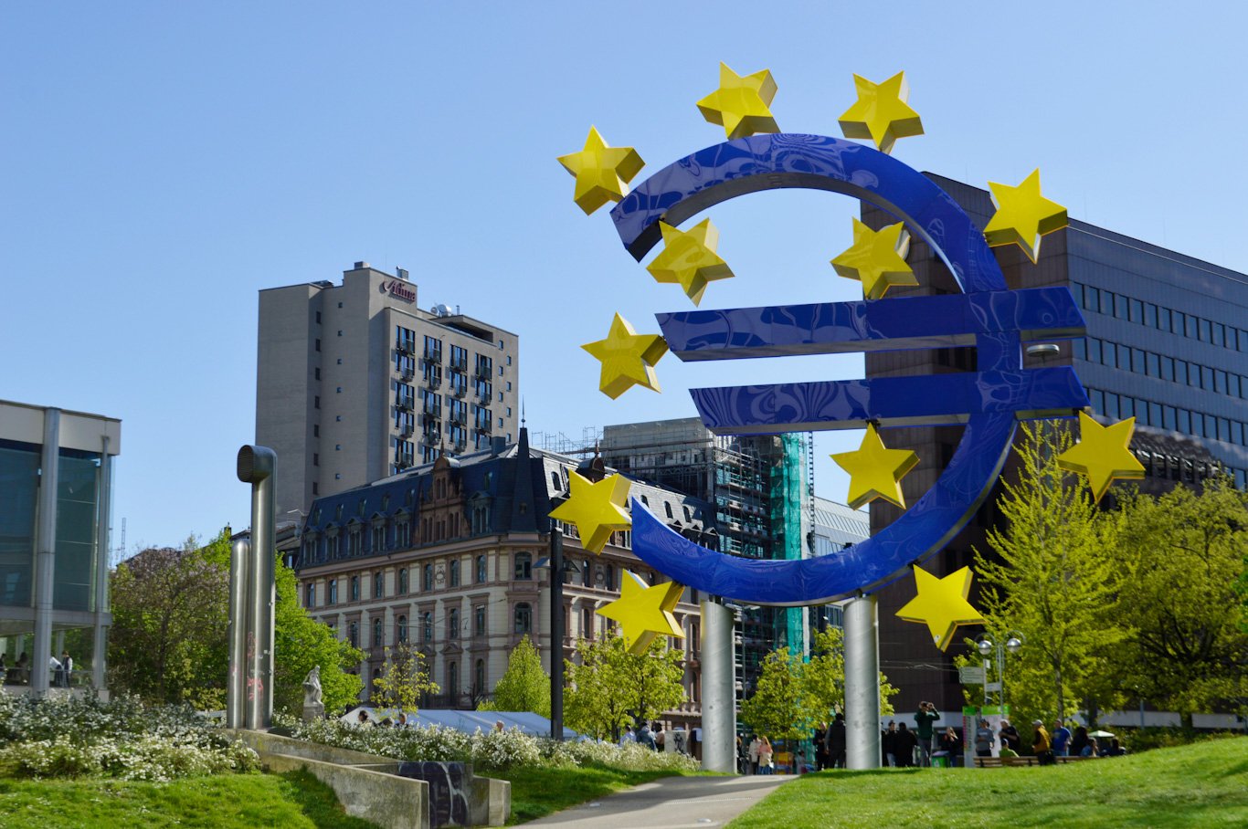 farah-almazouni-SvPH1cvsKgk-unsplash_edited Europian Union - İklim Hedefleri 2040