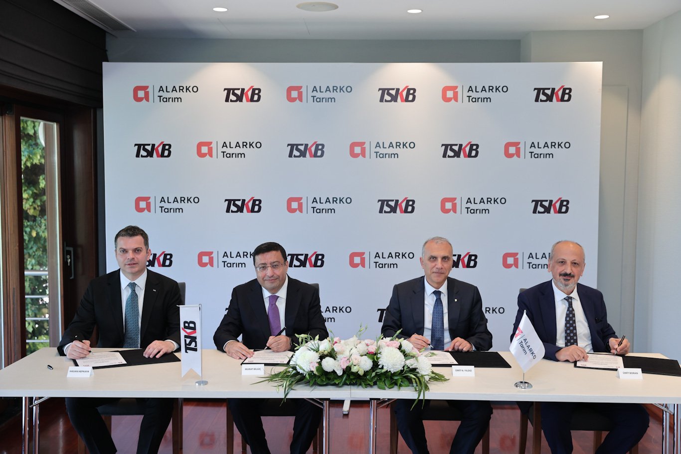 1747853073_TSKB_Alarko_Tar__m___mza_T__reni_edited TSKB ve Alarko Tarım'dan Jeotermal Modern Sera Yatırımı