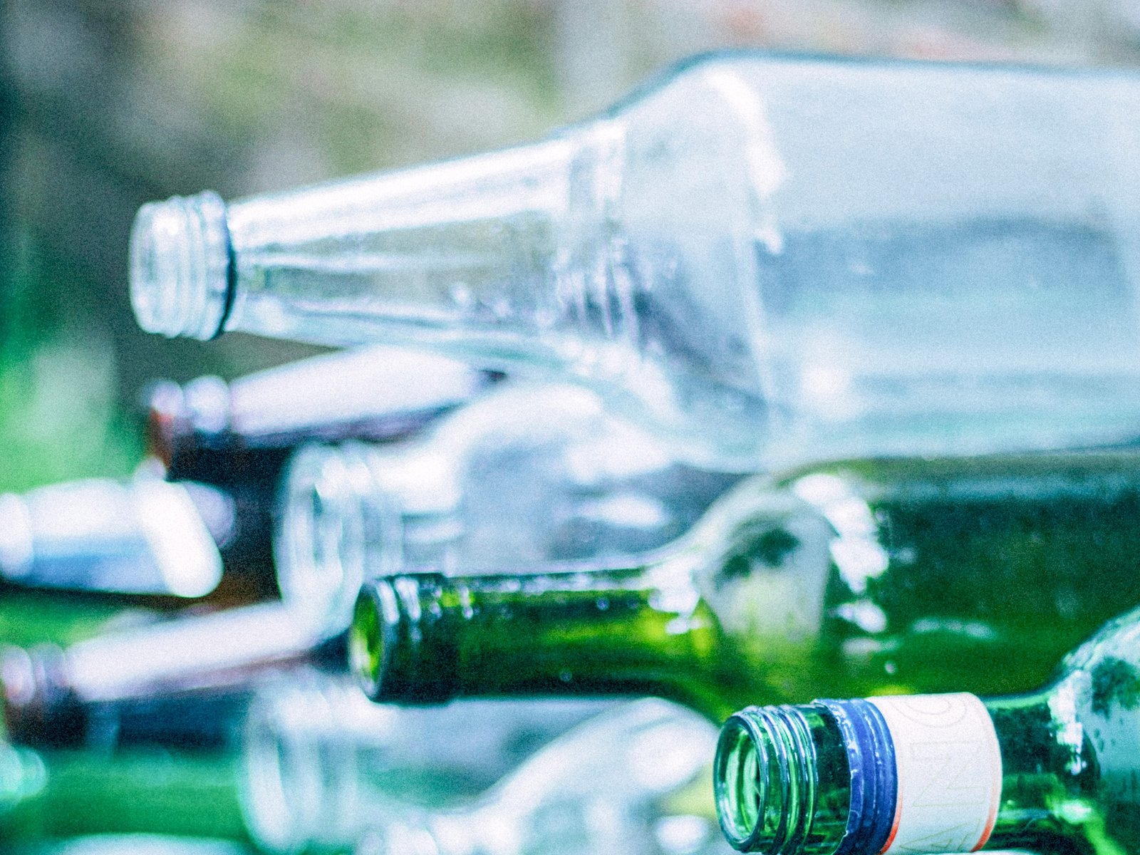 Cam Şişelerde Plastik Şişelerden Daha Fazla Mikroplastik Bulundu!
