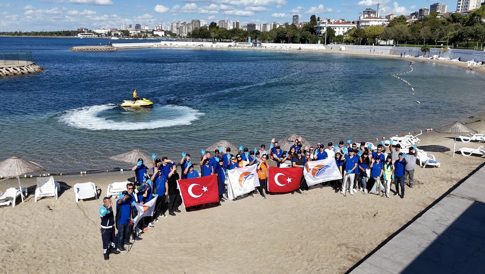 İDO’dan Caddebostan Sahil Temizliği