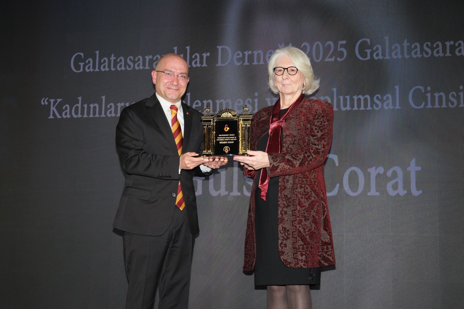 1770533700_Metin_Sinan_Aslan_Gu__lser_Corat Gülser Corat Galatasaray Ödülü
