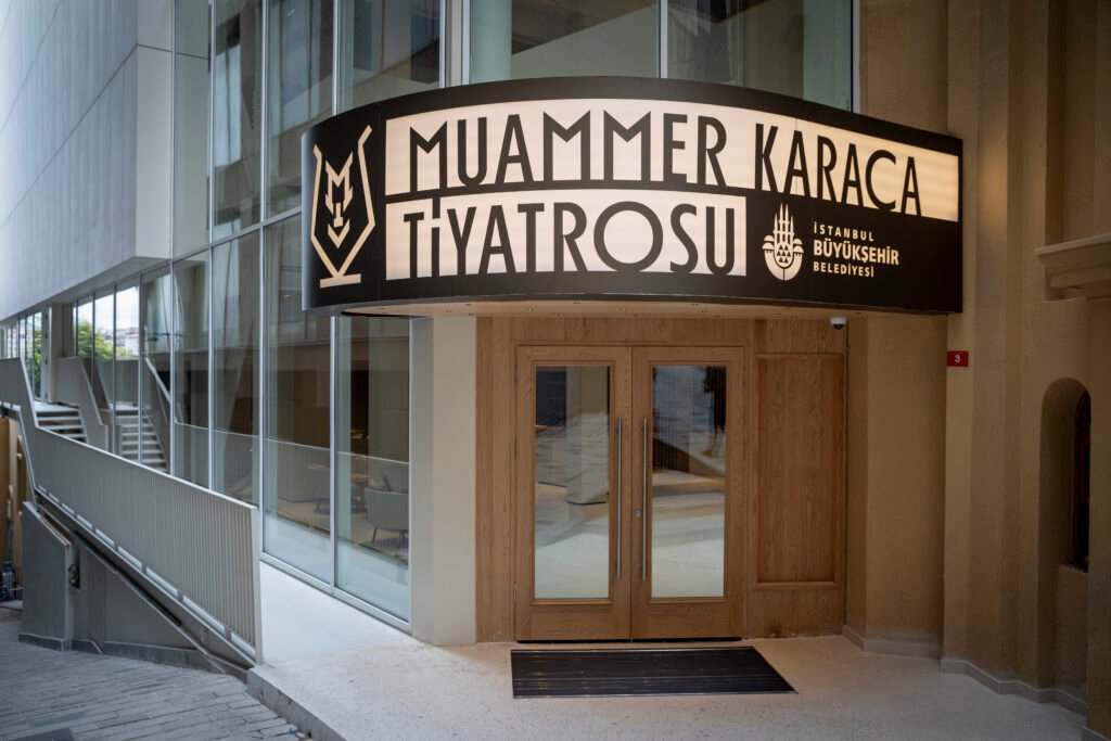 Muammer Karaca Tiyatrosu (Foto-Sami Turk) (2) Muammer Karaca Tiyatrosu, İstanbul, Tiyatro, Kültür Sanat, Sahne Sanatları